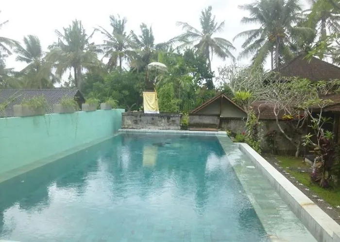 ホリデーパーク Joglo Taman Sari 4*