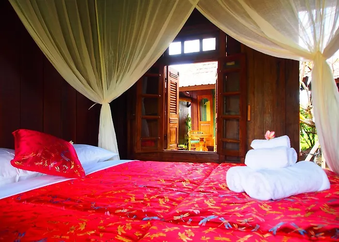 Joglo Taman Sari منتزه العطل