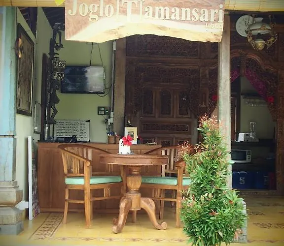 منتزه العطل Joglo Taman Sari