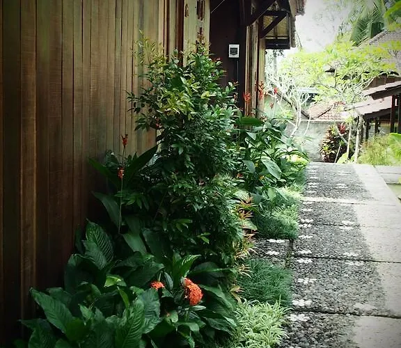 Joglo Taman Sari منتزه العطل أوبود