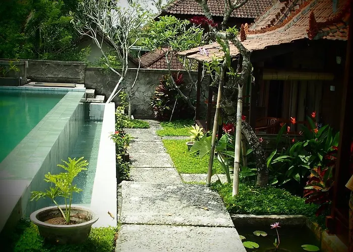 ホリデーパーク Joglo Taman Sari