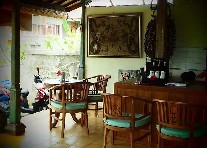Joglo Taman Sari منتزه العطل