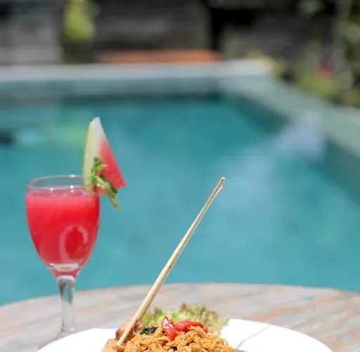 ホリデーパーク Joglo Taman Sari 4*