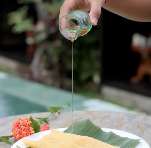 Joglo Taman Sari ホリデーパーク 4*